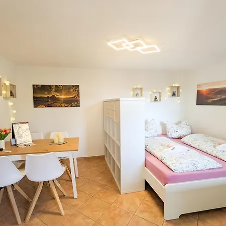 Urlaubsmagie - Buntspecht - Direkt Am Wanderweg - B3 *